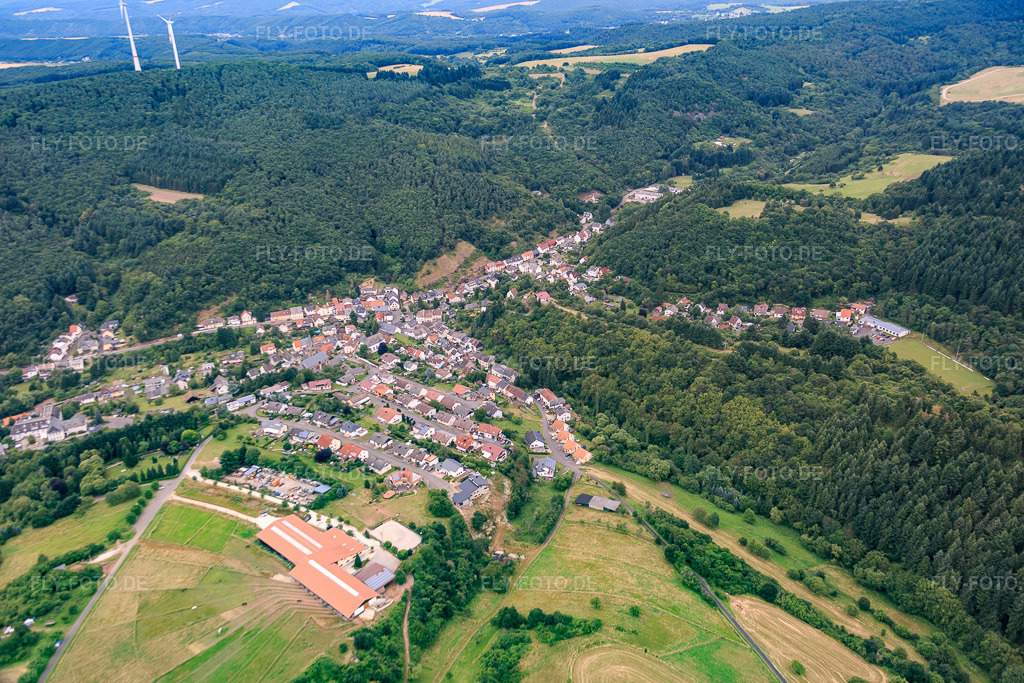 Luftbild: Ortsansicht von Süden im Ortsteil Kirchenbollenbach in Idar-Oberstein im Bundesland Rheinland-Pfalz in Deutschland. Foto: IMG_092016.jpg vom 16.07.2016 durch Werner Riehm/FLY-FOTO.de