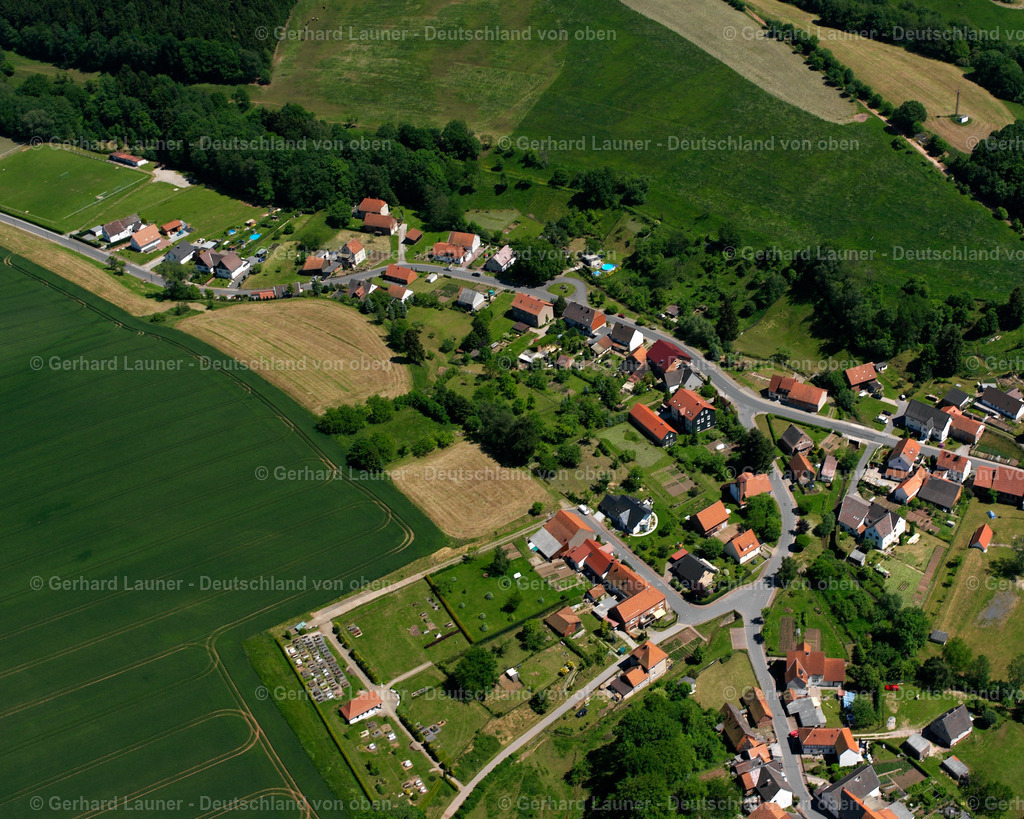 2634367 | BOCKELNHAGEN 16.06.2006 Dorf - Ansicht an der Bockelnhagener Straße in Bockelnhagen im Bundesland Thüringen, Deutschland. // Village view on street Bockelnhagener Strasse in Bockelnhagen in the state Thuringia, Germany. Foto: Gerhard Launer