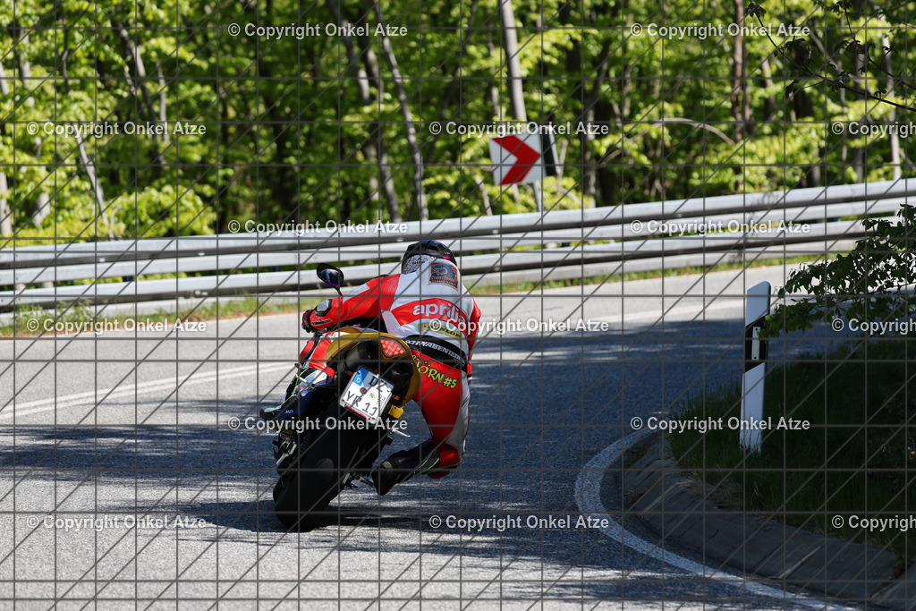 IMG_8499 | Fotograf am Kyffhäuser. Onkel Atze. Kyffhäuser Rennstrecke. Café36. Motorsportfotografie. - Realisiert mit Pictrs.com