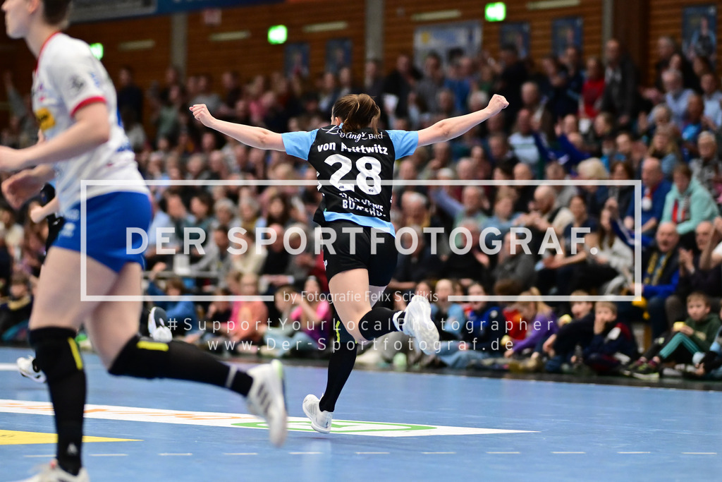 Handball I Frauen I Saison 2024-2025 I 1. HBF I 19. Spieltag I Buxtehuder SV - HSG Blomberg-Lippe I 24966 | Jubel, Begeisterung, Enthusiasmus, Euphorie, Freude, Glücksgefühl, Heiterkeit bei: Teresa von Prittwitz (28, Buxtehuder Sportverein) - Realisiert mit Pictrs.com