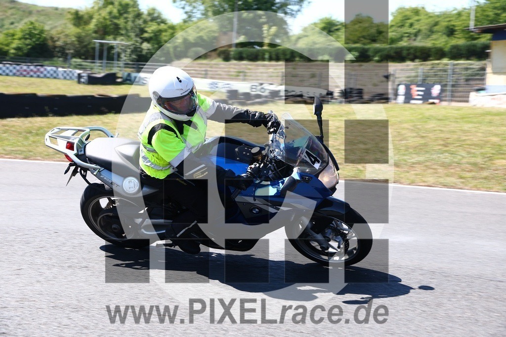 0047-20250512_01802 | Schöne Erinnerungen an spannende Momente - das festzuhalten ist unser Job. PIXELrace.de ist seit 2003 auf den Rennstrecken Europas unterwegs um die Action draußen beim Fahren und die wunderbare Stimmung imm Fahrerlager für euch einzufangen.