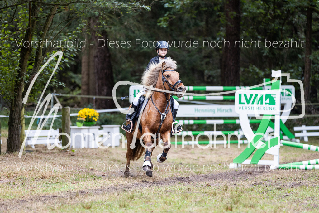 HB-Springreiter-041 | MomenTaufnahmen Pferdesportfotos