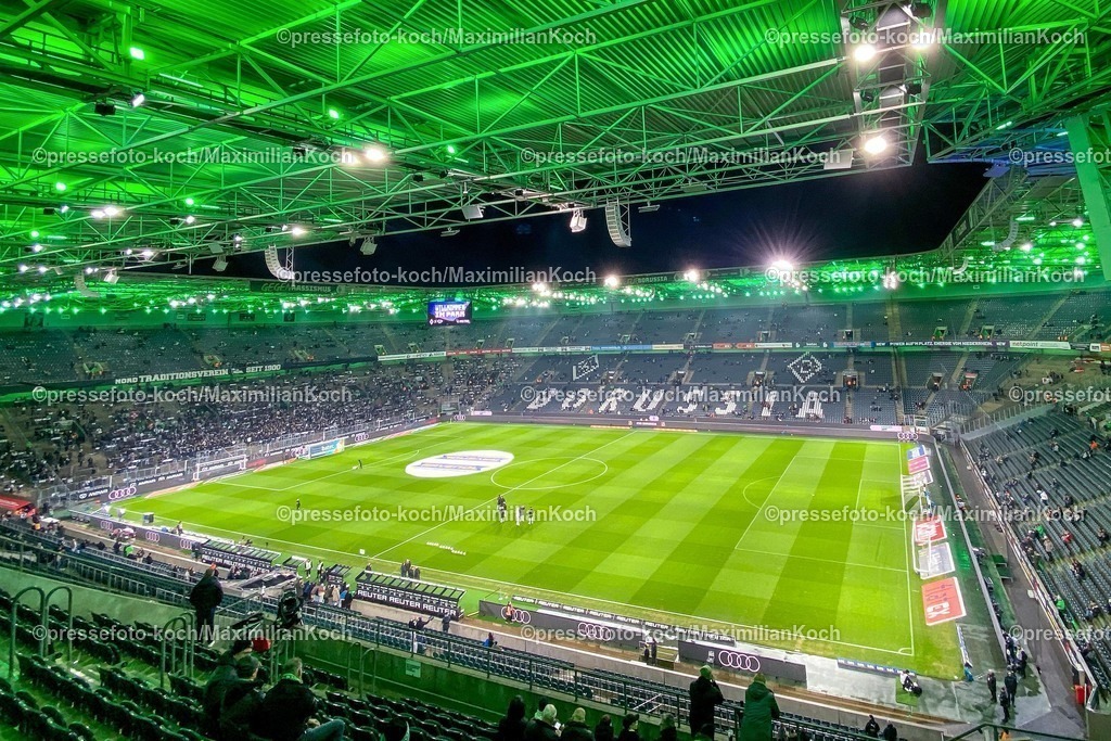 BMG28112501001 | 28.11.2025, Fußball, Borussia Mönchengladbach - RB Leipzig, 1. Fußball Bundesliga, 12.Spieltag, Borussia-Park, Saison 2025 2026: Innenansicht Übersicht Übersichtsbild Feature Spielfeld Tribüne Tribünen SPortstätte SpielstätteDFB regulations prohibit any use of photographs as image sequences and or quasi-video.