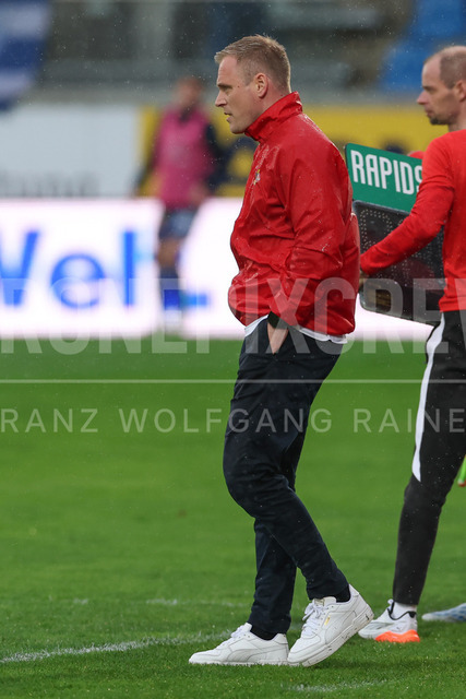 TSV Egger Glas Hartberg vs SK Rapid Wien – Championship Group    | Hartberg, Austria, 19.Apr.26 - SOCCER - ADMIRAL Bundesliga, TSV Egger Glas Hartberg vs SK Rapid Wien. The image shows head coach Johannes Hoffthorup (SK Rapid Wien). 
