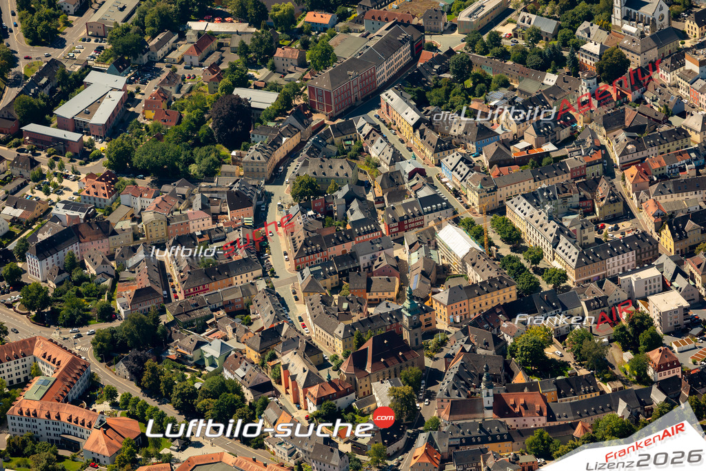 Das Luftbild zeigt : Altstadtkern Wunsiedel - Die Luftaufnahme wurde 2023 vom UL-Flugzeug aus erstellt ( keine Drohne ) - Hochauflösende Luftaufnahme - Für grossformatige Ausdrucke geeignet. Die Geschenkidee !Mit Lizenz und Bildrechte bestellbar