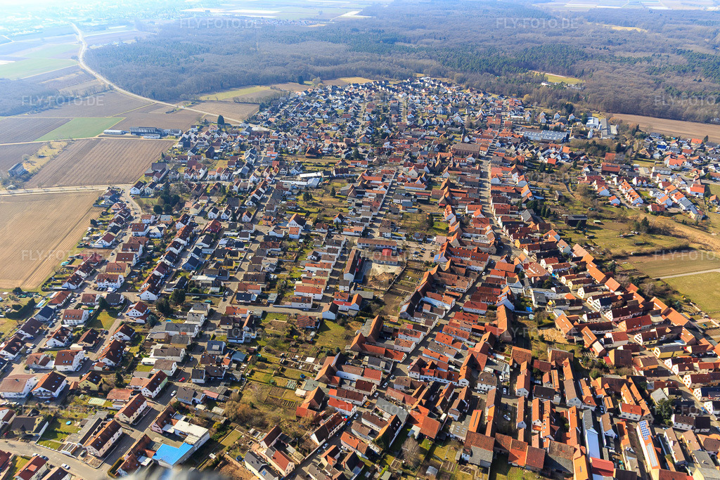 Luftbild: Ortsansicht aus Osten in Harthausen im Bundesland Rheinland-Pfalz in Deutschland. Foto: IMG_097114.jpg vom 25.02.2017 durch Werner Riehm/FLY-FOTO.de