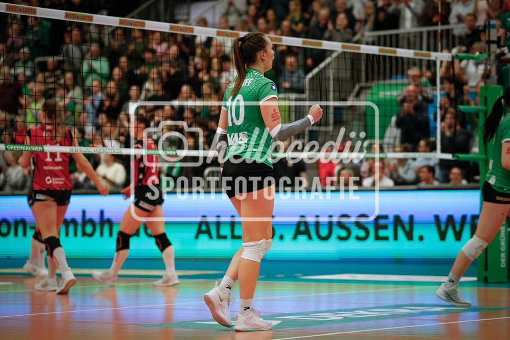 Volleyball I Frauen I Saison 2025-2026 I Bundesliga I Playoff-Viertelfinale 2 I USC Münster - Dresdner SC-74 | realhellocedii - Realisiert mit Pictrs.com