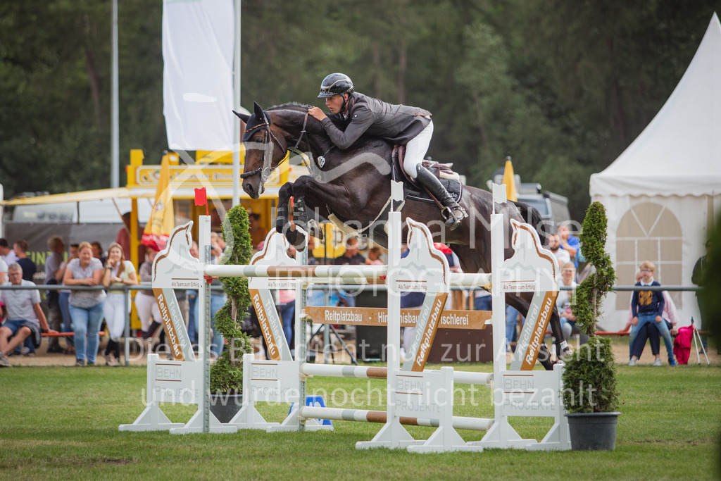 220715_LC_Youngster-S-613 | Deine schönsten Turniermomente als professionelle Fotos! Entdecke hochwertige Pferdesport-Fotografie im Online-Shop. Jetzt Fotos finden & bestellen!