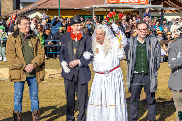 Bärentreiben in Steuerberg | Bildershop von pixelworld.at - Realisiert mit Pictrs.com