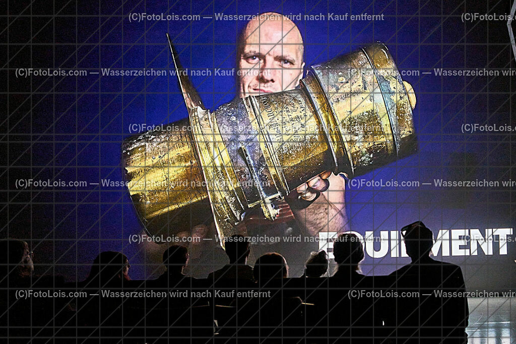 ALP8683_Linz_ARS-Elektr_MH_Nassplattenfotografie_Equipment | (C)FotoLois.com, Alois Spandl, Linz an der Donau - ARS Elektronica Center, Multimediashow über Nassplattenfotografie von Markus Hofstätter, Fr 13. Oktober 2023.