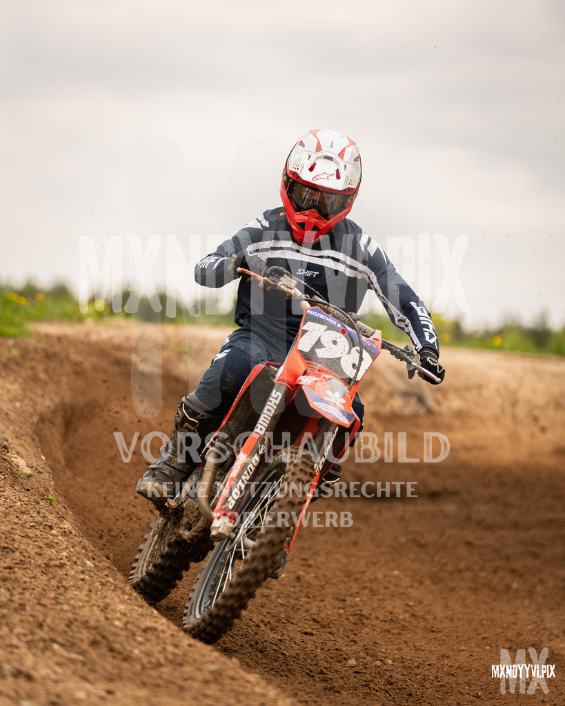 866A5750 | mxndyyvipix