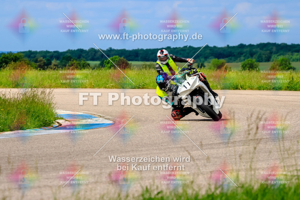 MotoTeam-1058 | Hier findet Ihr Bilder von Touristenfahrten auf der Nürburgring Nordschleife oder von anderen Veranstaltungen die ich besucht habe. Viel Spass beim Durch Schauen 