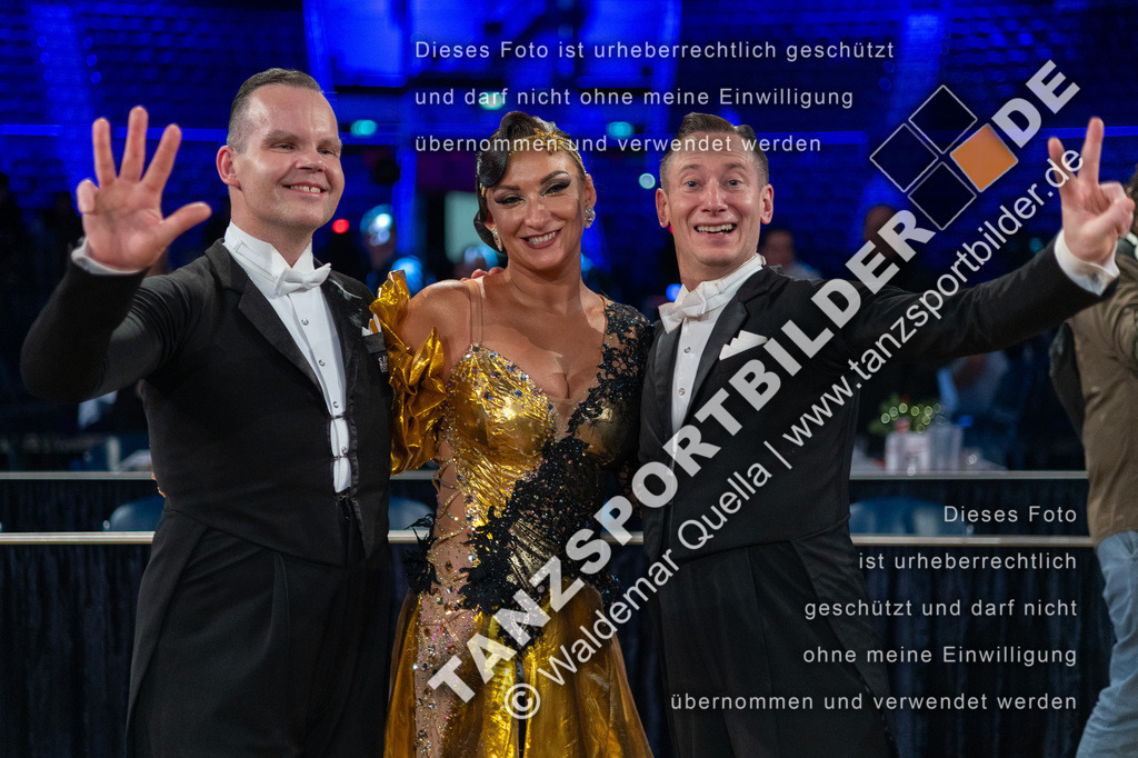 20251206-06310 | Hier finden Sie Tanz Bilder vom Latein und Standard Formationen tanzen. Sportbilder vom Tanzsport. Schöne Fotos und von Weltmeisterschaft, Europameisterschaft, Bundesliga, Regionalliga, Oberliga und Landesliga sowie von GOC Stuttgart, DanceComp, WM Bremen
