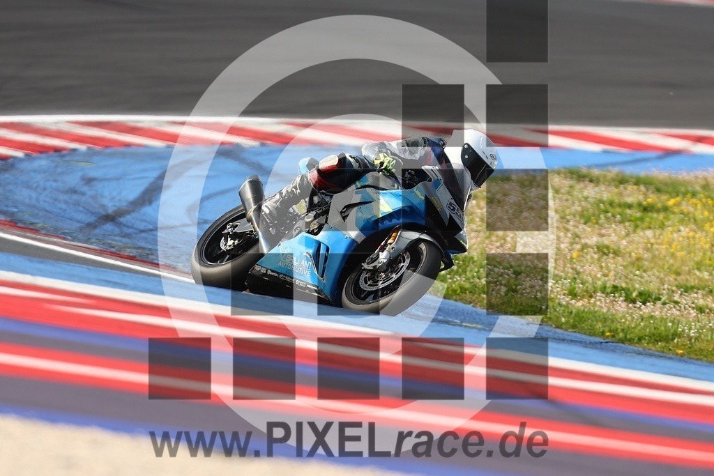 0555-20260403_03090 | Schöne Erinnerungen an spannende Momente - das festzuhalten ist unser Job. PIXELrace.de ist seit 2003 auf den Rennstrecken Europas unterwegs um die Action draußen beim Fahren und die wunderbare Stimmung imm Fahrerlager für euch einzufangen.