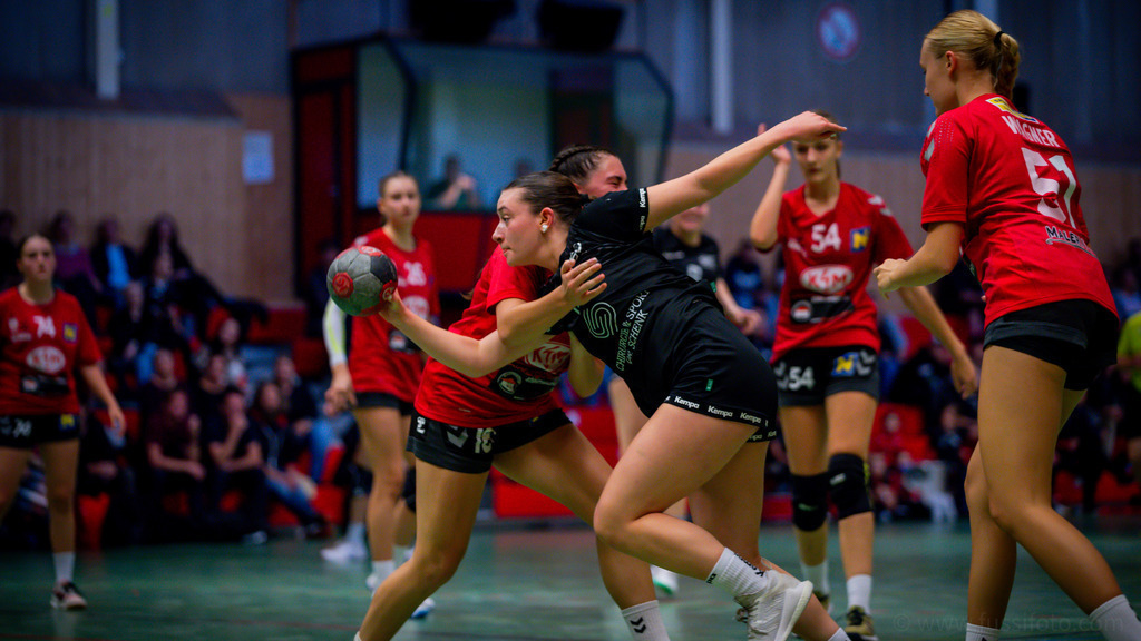 2024-09-28-ssv-st.pölten-U18-191 | "Fussifoto.com – Ihr Ansprechpartner für hochwertige Fotografie! Entdecken Sie kreative Bilder und professionelle Dienstleistungen. Kontaktieren Sie uns für Ihre Projekte!"