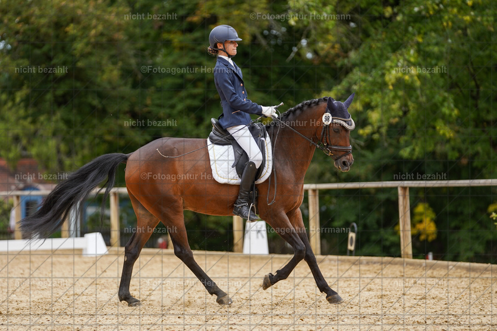 20231007-SN_00493 | Diessen am Ammersee, 2023, Dressur- und Springturnier, Reitsport, Turnierfotografie, Pferdebilder, Reitbilder, Turnierfotografen Bayern, Fotoagentur Herrmann