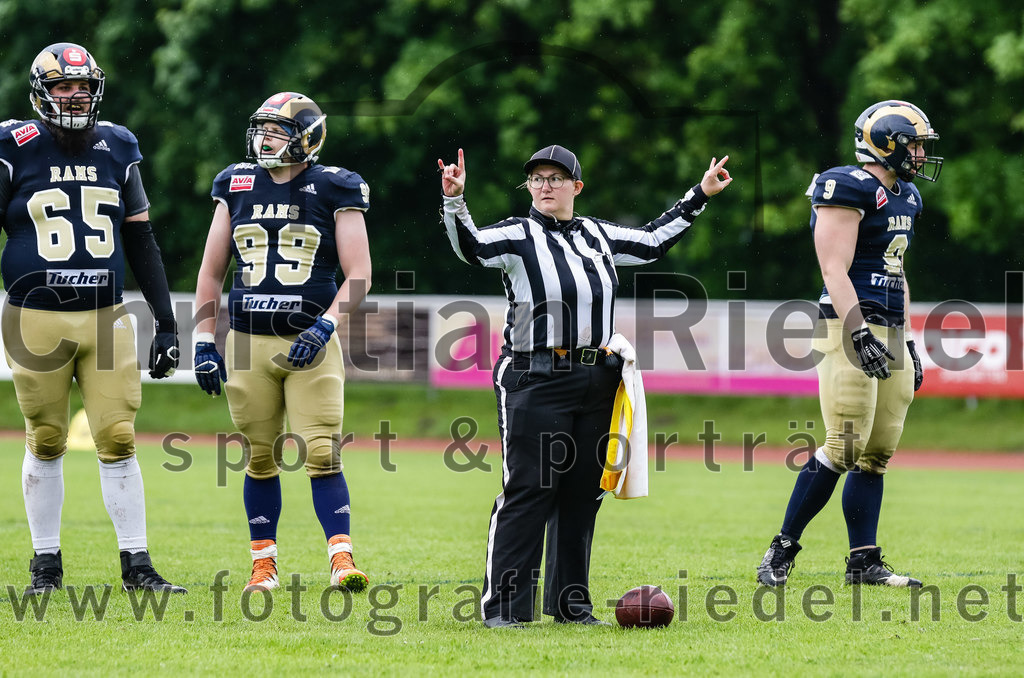 2022-05-29_157_Erding_Bulls_gegen_Nuernberg_Rams | Erding, Deutschland, 29.05.2022:
Fußball, Regionalliga 2022, 5. Spieltag, Erding Bulls gegen Nürnberg Rams, Endergebnis: 10:16

Foto: Christian Riedel / fotografie-riedel.net