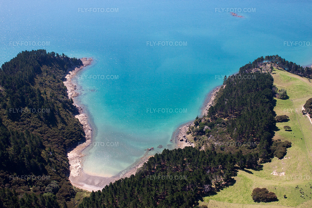 Aerial view: View of the town in Whanganui Island in the state Waikato, New Zealand. – Photo: IMG_55729.jpg taken on 01/12/2013 by Werner Riehm/FLY-FOTO.com – Resolution of the original: 4752 x 3168 px