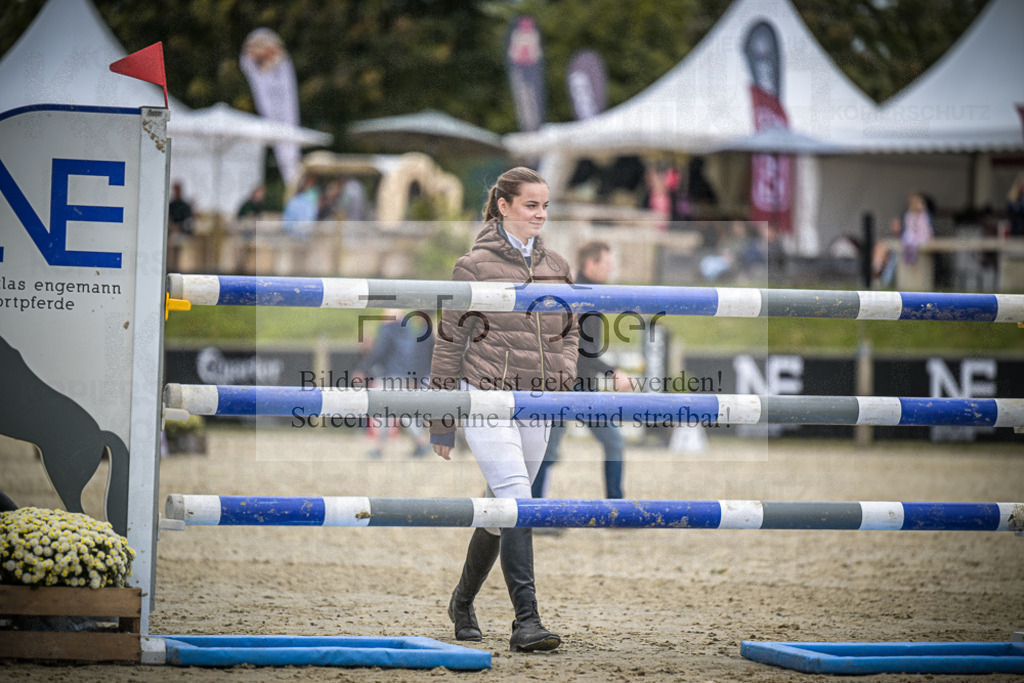 DOS_0017 | Entdecke hochwertige Reitturnierfotos von Foto Oger. Professionell, emotional und authentisch – jetzt Lieblingsmomente im Shop bestellen.Deutschlandweite Turnierfotografie. - Realisiert mit Pictrs.com