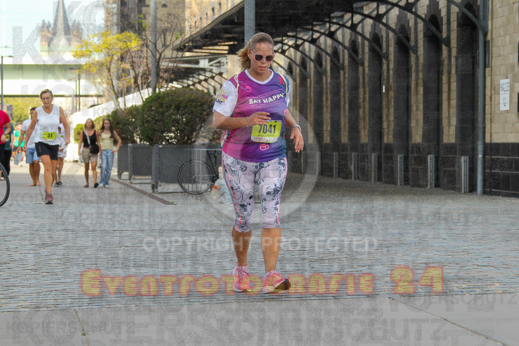 250920_1340_EV4_6411 | Sportfotografie im Rhein-Sieg Kreis, Köln, Bonn, NRW, Rheinland Pfalz, Hessen, etc. Unser Tätigkeitsfeld umfasst den Laufsport vom Volkslauf über den Marathon, Duathlon, Triathon bis zum Ultralauf wie Kölnpfad Ultra oder Schindertrail.