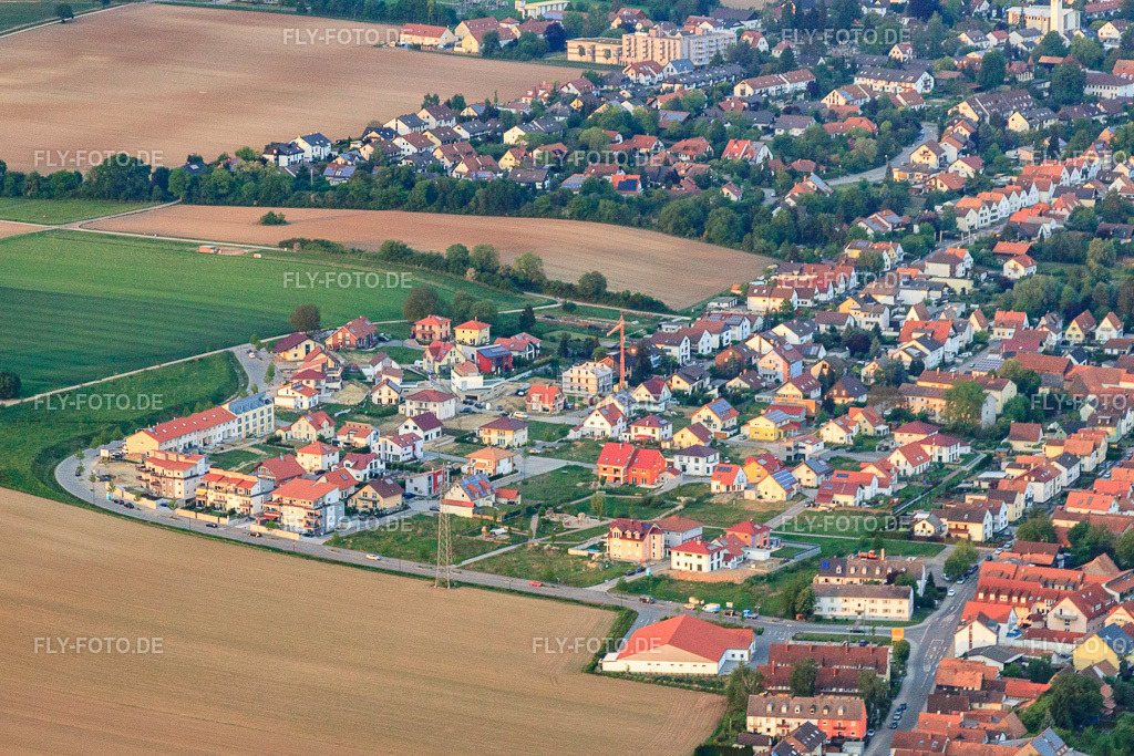Am Höhenweg | Luftbild: Am Höhenweg in Kandel im Bundesland Rheinland-Pfalz in Deutschland. Foto: IMG_40666.jpg vom 01.05.2011 durch Werner Riehm/FLY-FOTO.de - Realisiert mit Pictrs.com