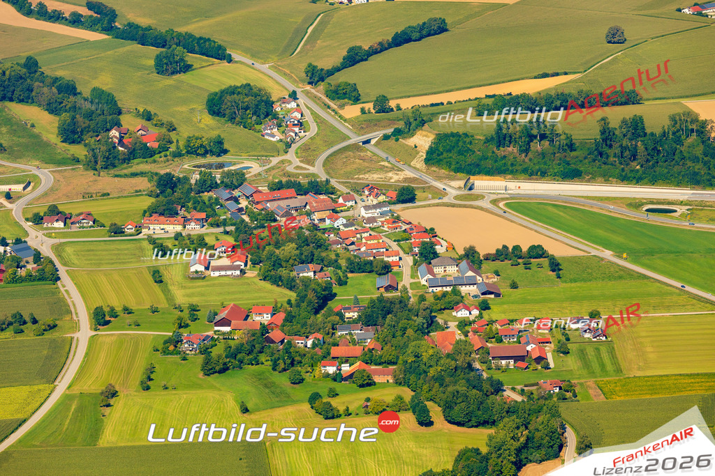 Luftaufnahme  Tutting  Kirchham Das Luftbild wurde 2025 vom UL-Flugzeug heraus erstellt ( keine Drohne ) - Hochauflösende Luftaufnahme -Nicht vergleichbar mit Google Maps oder Satelittenbilder- Die Geschenkidee !Mit Lizenz und Bildrechte bestellbar