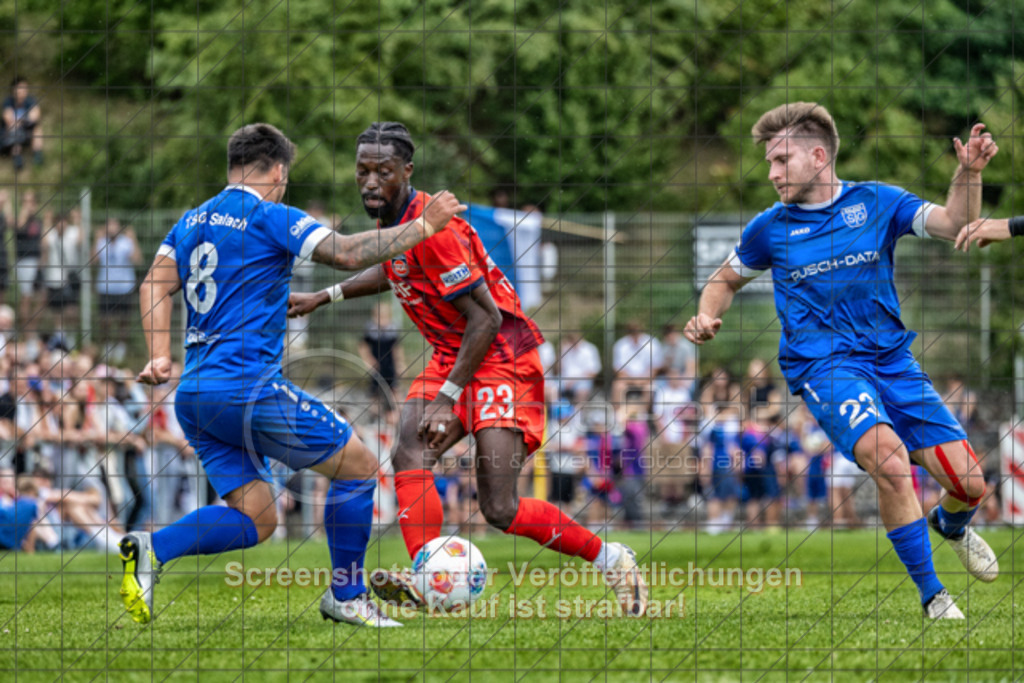 20250706_160101_1211-Bearbeitet | #,TSG Salach (blau) vs. 1.FC Heidenheim (rot), Fußball, Freundschaftsspiel - WfV, Saison 2025/2026, Rasensportplatz, Staufenecker Str. 41, 73084 Salach, 06.07.2025 - 15:30 Uhr,Foto: PhotoPeet-Sportfotografie/Peter Harich