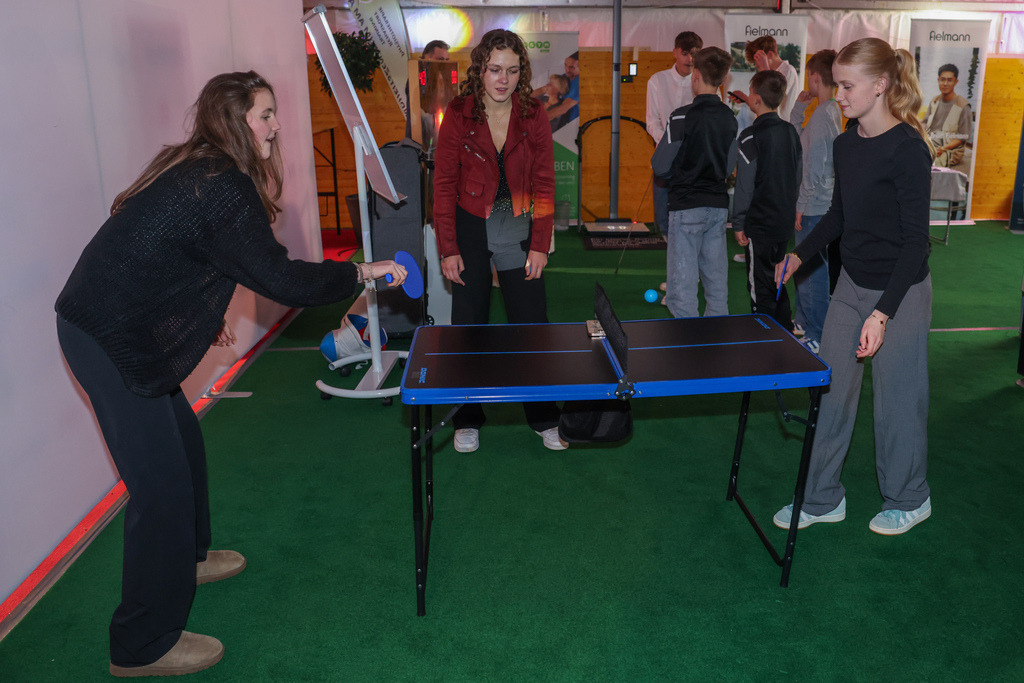 top-top.de250214-212 | Die 3. Weseler SportNacht, die große Sportgala mit Ehrungen der Weseler Sportler des Jahres 2024 findet am Freitag, den 14.02.2025 im Festzelt an der Rheinpromenade statt.Foto: Erwin Pottgiesser