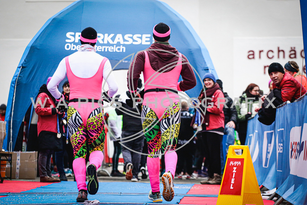 ..... | AUSTRIA, Wels, 31.12.24, SPARKASSE SILVESTERLAUF 2024, Image shows: Photo: Wapics / Andreas Willdoner