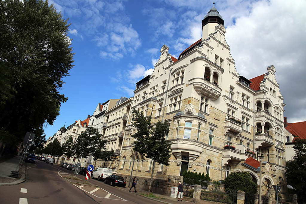 Gohlis - Wohnhaus Ludwig-Beck-Straße 18 | Entdecke über 20 Kategorien Leipzig-Motive: Foto-Downloads, hochwertige Poster, Leinwand- & Fine-Art-Prints. Jetzt Lieblingsfoto im Bildlexikon Leipzig Shop bestellen!