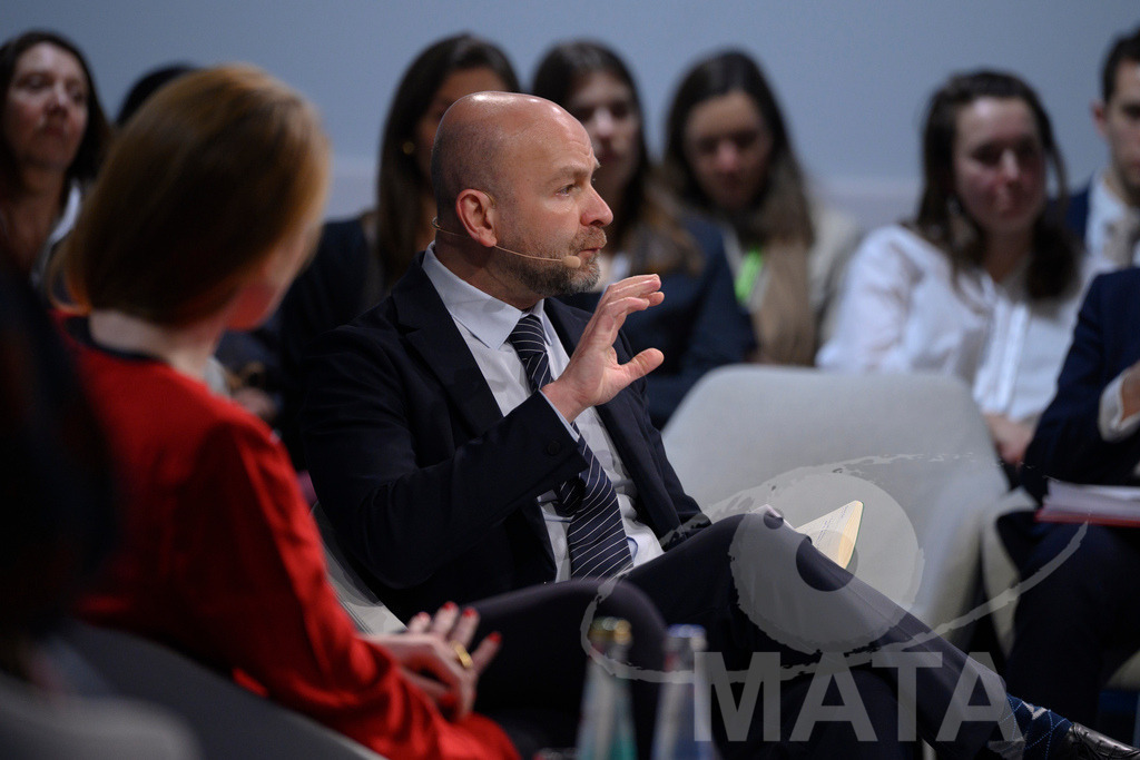 _DWI5070 | MATA IndoCon - Realisiert mit Pictrs.com