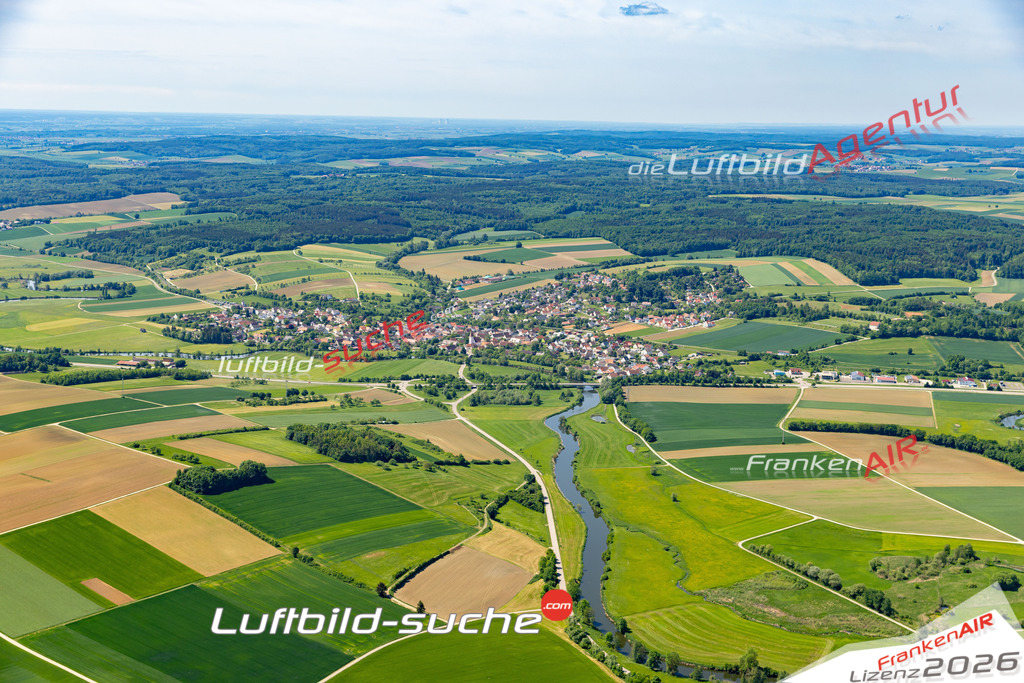 Die Luftaufnahme Ebermergen - Harburg wurde 2022 vom Flugzeug aus (keine Drohne) erstellt. Hohe Auflösung -für große Poster und Wandbilder geeignet - Garantiert!