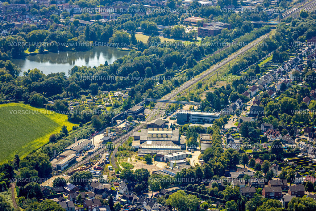 Gladbeck240806551 | Luftbild, Bahnlinie am Gewerbegebiet Tauschlagstraße und Werkstraße, Nordpark Teich und See, Rentfort, Gladbeck, Ruhrgebiet, Nordrhein-Westfalen, Deutschland