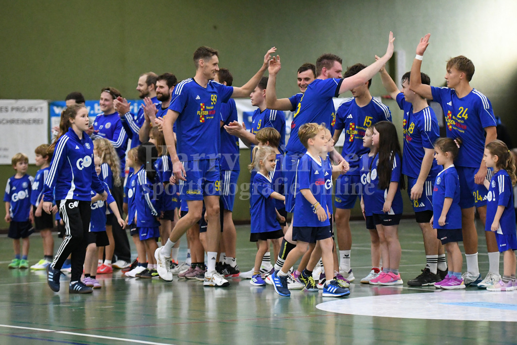 SSG Metten :  SG Moosburg   | Einmarsch der SSG Metten mit den Einlaufkindern - Realisiert mit Pictrs.com