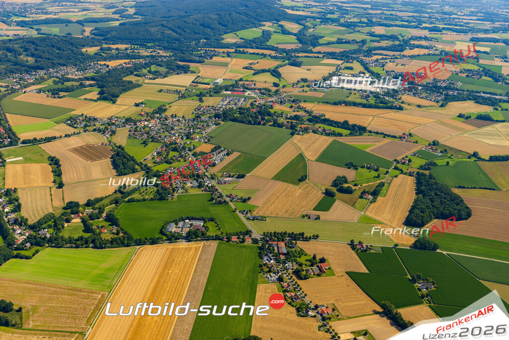 Luftbild Vs Google Maps  Schwenningdorf  Rödinghausen -Das Luftbild wurde 2025 vom UL-Flugzeug heraus erstellt ( keine Drohnenluftbilder ) - Hochauflösende Luftaufnahme -Nicht vergleichbar mit Google Maps oder Satelittenbilder- Die Geschenkidee !Mit Lizenz und Bildrechte bestellbar