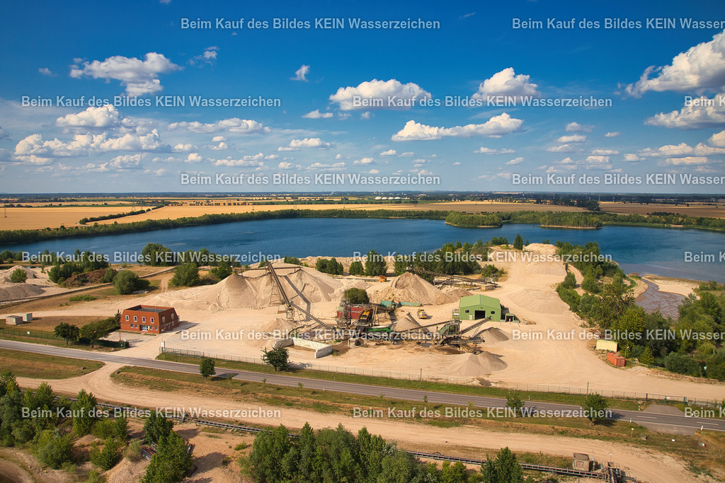 Kieswerk_Hülskens_Tornitz_2019 | Luftbilder aus Sachsen-Anhalt von über 200 Orten: Städte, Landschaften, Burgen, Schlösser, Industrie und Sehenswürdigkeiten – fotografiert aus dem Tragschrauber und mit der Drohne. - Realisiert mit Pictrs.com