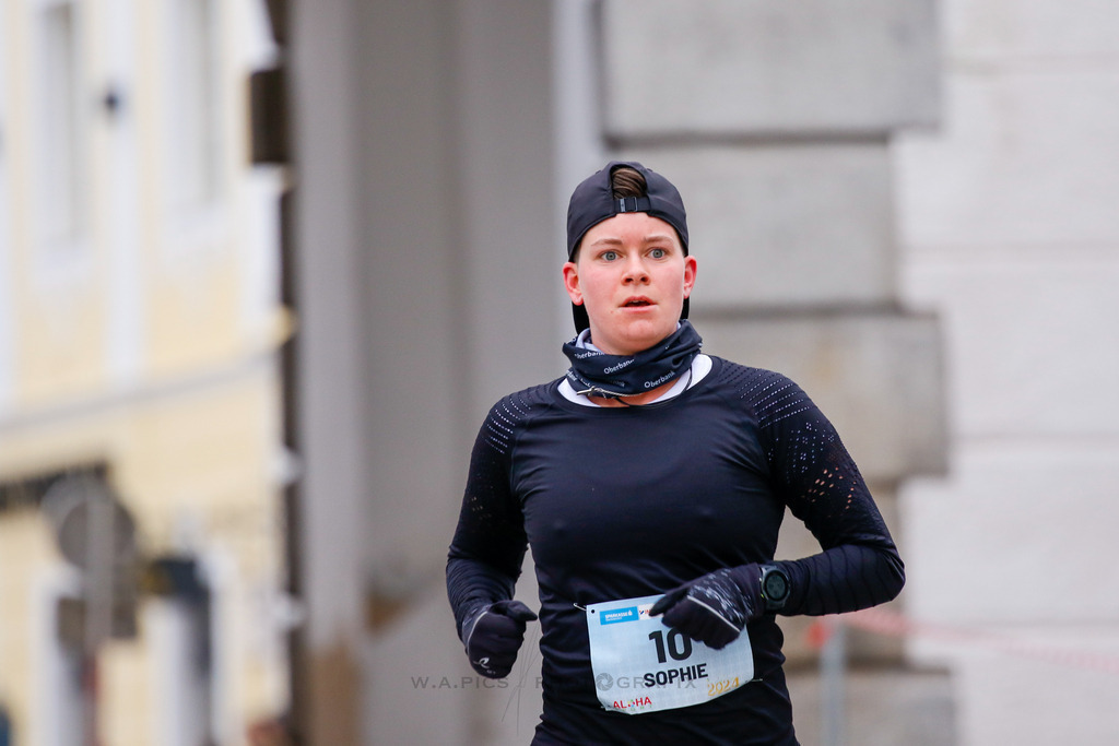 AW_20231231awmac7253 | WELS, 31.12.2023, Sparkasse Silvesterlauf Wels 2023 , Image shows: Photo: WAPICS / Andreas Willdoner