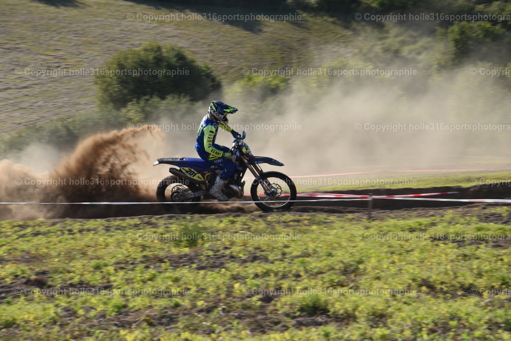 DSC_0316 | Sportfotografie , Motorsport, Motoross, Reitsport, Mointainbike, Enduro,
Landschaft , Outdoor, Eventfotografie, Landschaft, Bilder online bestellen - Realisiert mit Pictrs.com