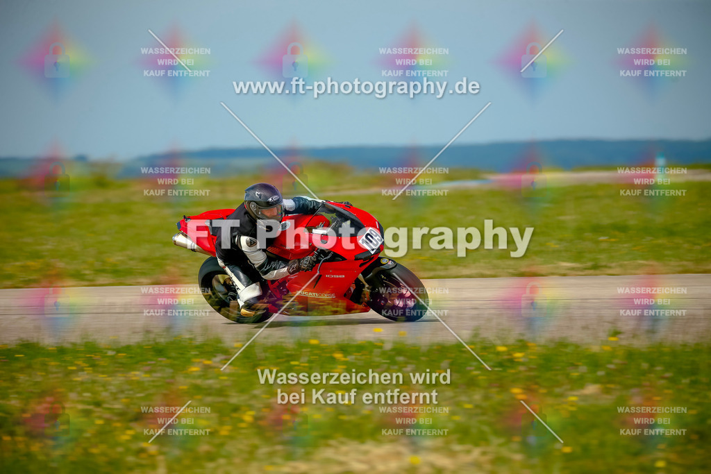 _MOT1075 | Hier findet Ihr Bilder von Touristenfahrten auf der Nürburgring Nordschleife oder von anderen Veranstaltungen die ich besucht habe. Viel Spass beim Durch Schauen 