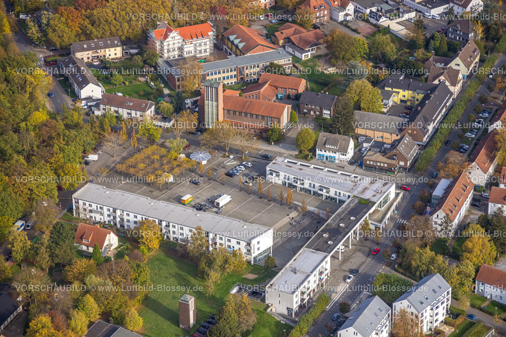 Bergkamen221013005 | Luftbild, Kath. Kirche St. Elisabeth, Am Stadtmarkt, Alfred-Gleisner-Platz, Pestalozzischule Renovierung, Bergkamen, Ruhrgebiet, Nordrhein-Westfalen, Deutschland