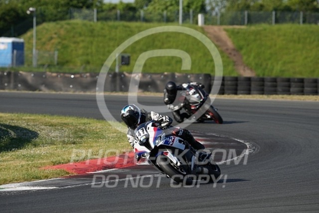 2024_05_16_PBK_12525 | Sportfotografie; SlowMotion; Video; Rennstrecke; Hafeneger; Speer; Racing; RSE; BMW; CBO; Trackday; Motorsportarena; Hockenheimring; Brno; Most; Barcelona; Valencia