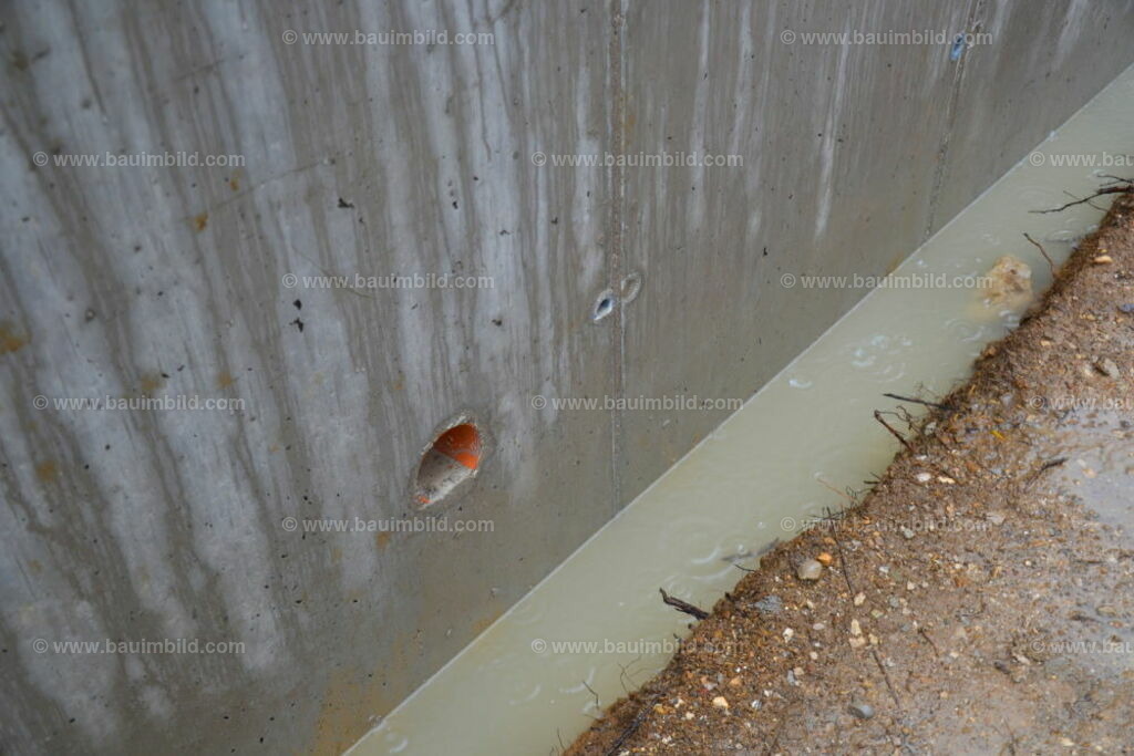 bib-lg04-betonarbeiten-0092 | Nach LV-Leistungsgruppen sortierte Detailfotos über den Bau eines Hauses. Alle Hausbau-Bilder direkt vom Urheber und Autor der Website Haus-Selber-Bauen.com