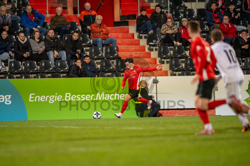 SG Sonnenhof Grossaspach vs. TSV Steinbach Haiger, Fussball, Regionalliga Suedwest, 25. Spieltag, 20.03.2026 | Niklas Pollex (SG Sonnenhof Großaspach, #18),SG Sonnenhof Grossaspach vs. TSV Steinbach Haiger, Fussball, Regionalliga Suedwest, 25. Spieltag, 20.03.2026Foto: photosbyphips/Philip Ziegler