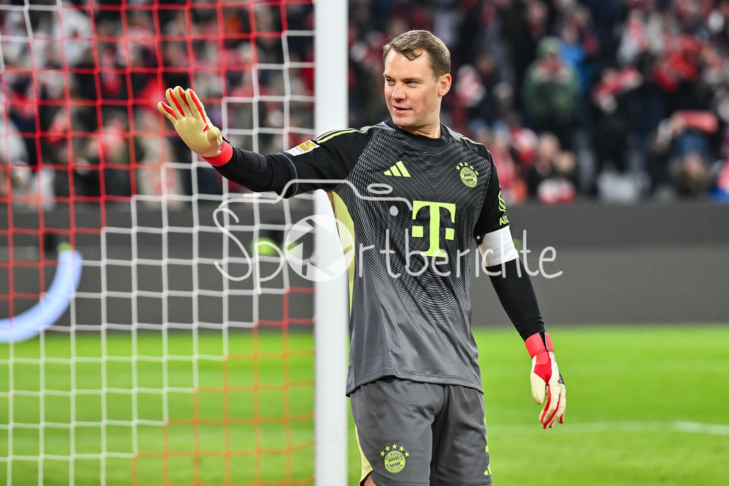 FC Bayern München - TSG 1899 Hoffenheim | MUNICH, GERMANY - 08. FEBRUARY: im Bild Manuel NEUER (FC Bayern Munich 1) der sich über den Treffer zum 5-1 von Luis DIAZ (FC Bayern Munich 14) freut / Tor / Torschuetze / Freude / Happy / während dem Bundesligamatch zwischen dem FC Bayern München und der TSG 1899 Hoffenheim am 21. Spieltag in der Allianz Arena / DFL REGULATIONS PROHIBIT ANY USE OF PHOTOGRAPHS AS IMAGE SEQUENCES AND/OR QUASI-VIDEO