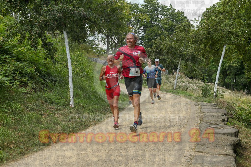 250824_1346_EX1_3592 | Sportfotografie im Rhein-Sieg Kreis, Köln, Bonn, NRW, Rheinland Pfalz, Hessen, etc. Unser Tätigkeitsfeld umfasst den Laufsport vom Volkslauf über den Marathon, Duathlon, Triathon bis zum Ultralauf wie Kölnpfad Ultra oder Schindertrail.