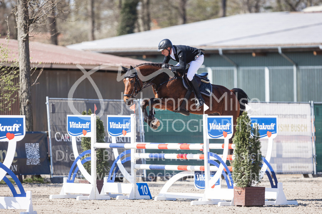 250408_Mühlen_SprPf-L-379 | Deine schönsten Turniermomente als professionelle Fotos! Entdecke hochwertige Pferdesport-Fotografie im Online-Shop. Jetzt Fotos finden & bestellen!