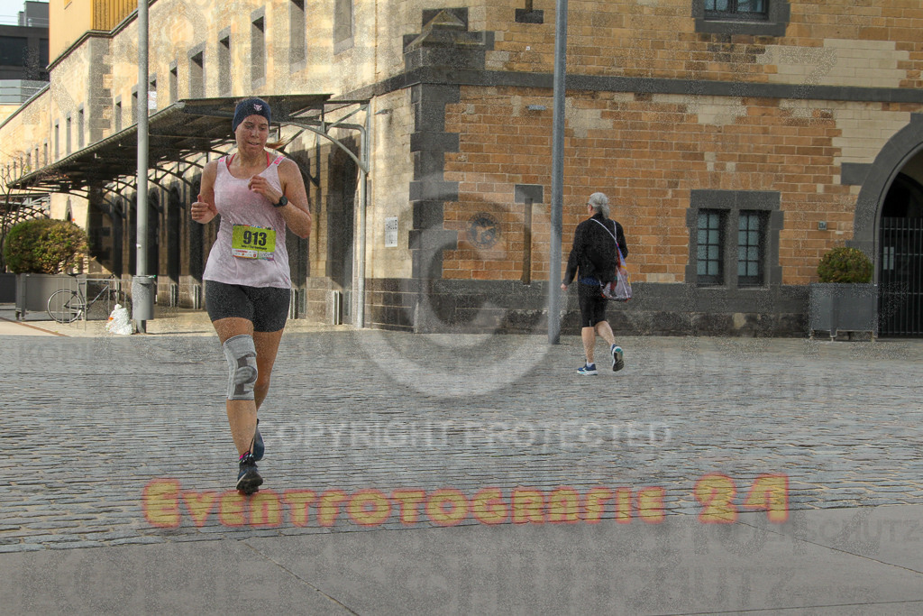 250920_1534_EV4_9164 | Sportfotografie im Rhein-Sieg Kreis, Köln, Bonn, NRW, Rheinland Pfalz, Hessen, etc. Unser Tätigkeitsfeld umfasst den Laufsport vom Volkslauf über den Marathon, Duathlon, Triathon bis zum Ultralauf wie Kölnpfad Ultra oder Schindertrail.