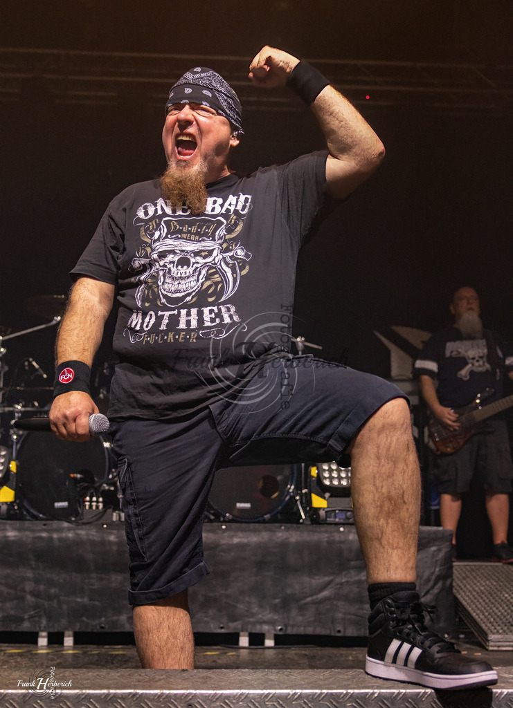 Justice Geiselwind 31.10.2025 | Frank Herberich Fotografie, Frank Herberich, Fotografie, Hochzeit, Portrait, St. Peter Ording, Ording, Westerhever, Nordsee, Frank Fotografie, Hardheim,  Odenwald,Walldürn, Band,Eventfotografie - Realisiert mit Pictrs.com
