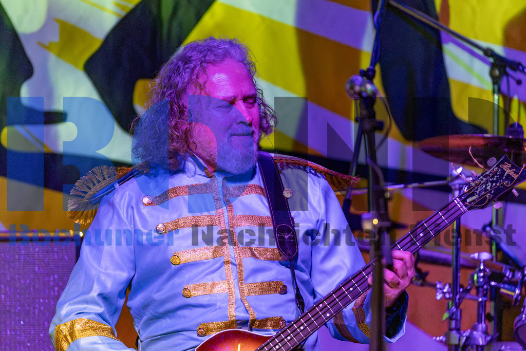 SES_GBAZEC20241227-6 | bond - Realisiert mit Pictrs.com