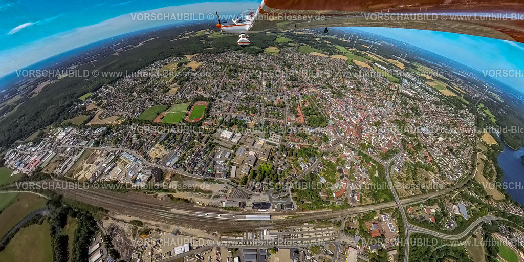 Haltern220803_1HalternUebersicht | Ähre in groß    Plätze mit kleinem ä , Haltern am See, Halterner Innenstadt mit einem Motorsegler Dimona H36 mit dem Piloten Hans Blossey,  Haltern-Stadt, Haltern am See, Ruhrgebiet, Nordrhein-Westfalen, Deutschland worte mit Ã¤ in klein  Plätze